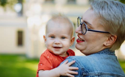 Tips for Successfully Implementing Baby Sign Language at Home