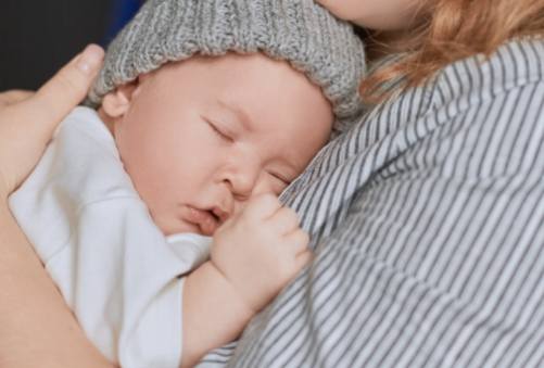 Creating a Sleep Training Plan That Supports Attachment Theory