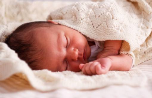 Navigating Sleep Training While Maintaining a Strong Parent-Baby Bond