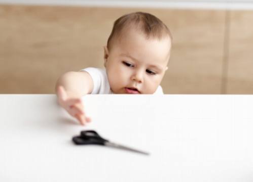 How to Choose the Best Safety Locks for Babyproofing Your Home