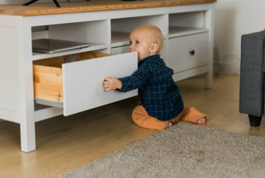 The Benefits of Using Cabinet Locks for Babyproofing